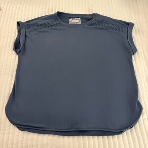 Cupio Blue/Gray Short Sleeve Top with Open Lace Shouldet Detail Size 1X
